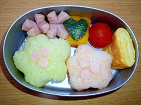 園児のデコ弁☆ピンクと黄色のお花のおにぎり弁当